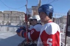 В исправительной колонии Хабаровска заключённые сыграли с хоккеистами
